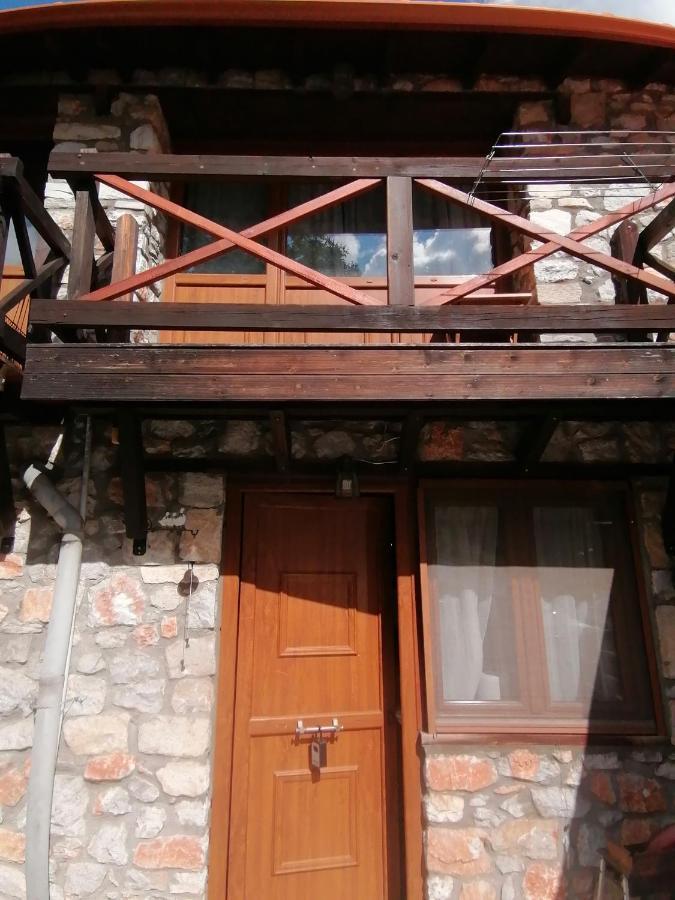Traditional Stone Cottage In Palio Elatohori Exterior photo