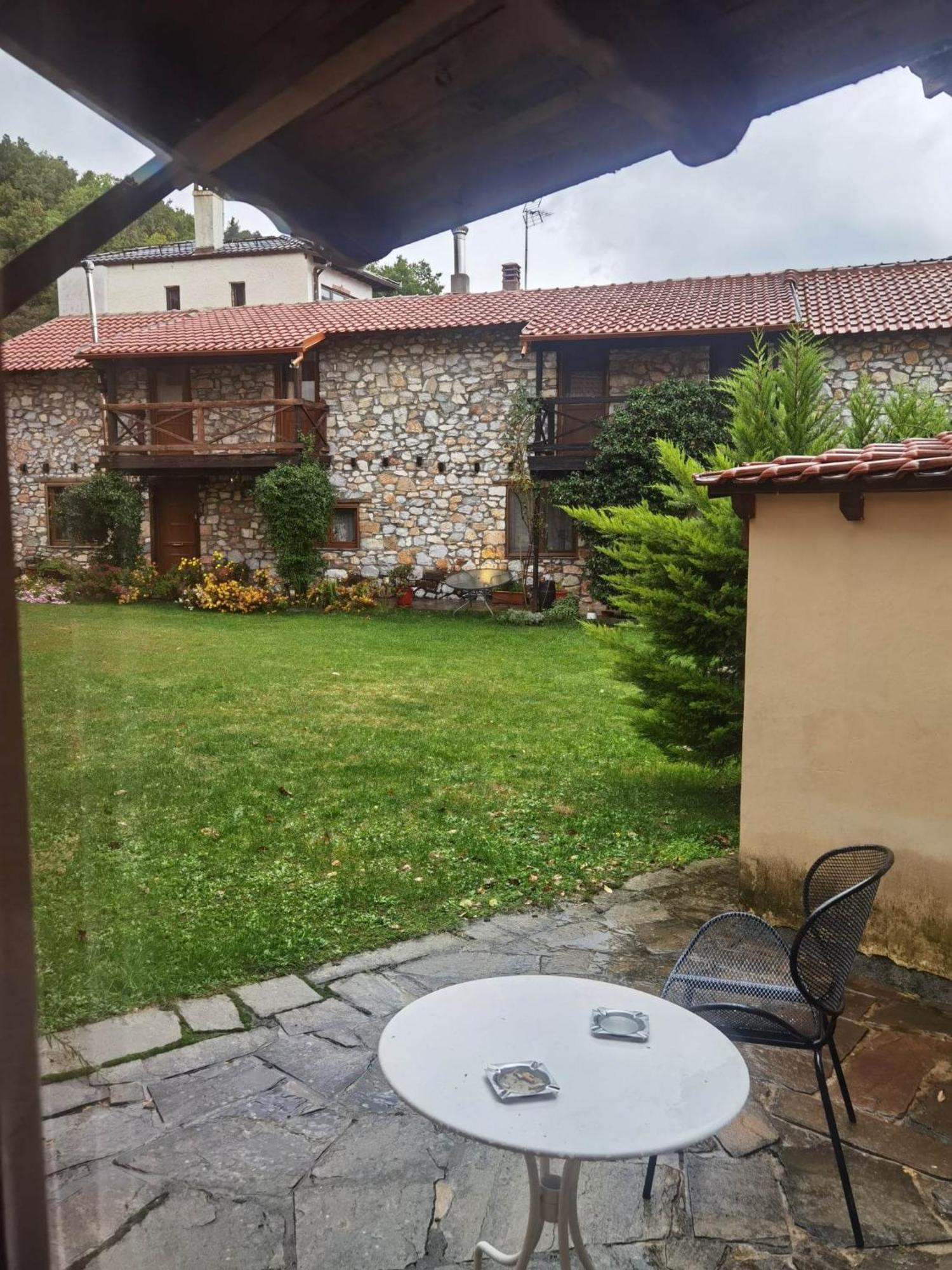 Traditional Stone Cottage In Palio Elatohori Exterior photo